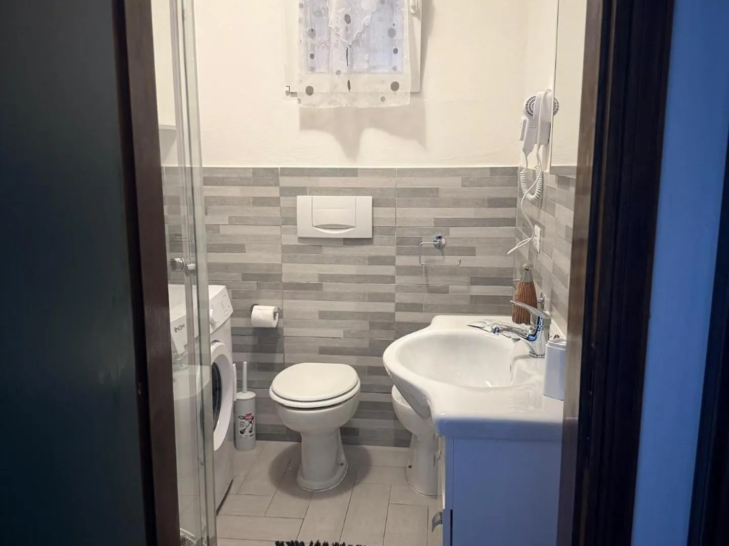 Beautiful Apartment Near The Beach With Swimming Pool Λα Μανταλένα